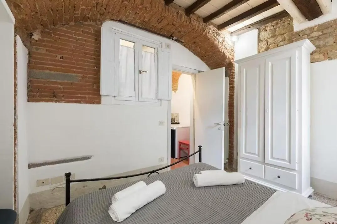 Apartment Keys Of Italy - F2 -2Bedroom Apt By Santa Croce Florence